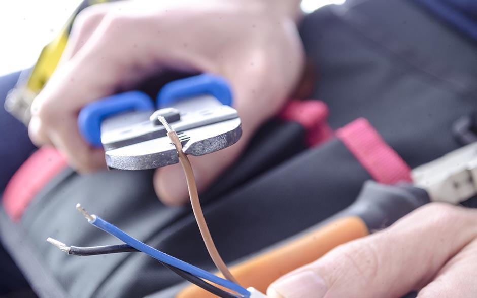 cherche électricien pas cher Saint-Nom-la-Bretèche